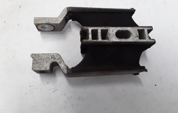 Volvo S90, V90 Engine mount bracket 31330594