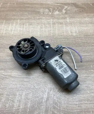 Renault Laguna II Front door window regulator motor 400569T7