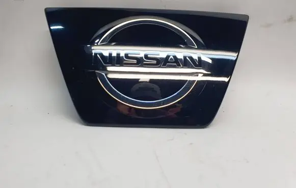 Nissan Qashqai Manufacturer badge logo/emblem 62890HV01A