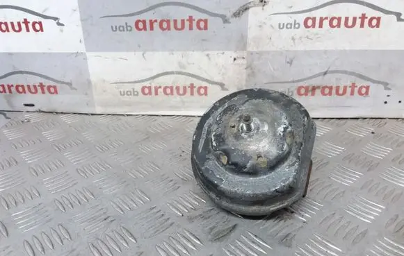 Volkswagen PASSAT B3 Engine mount bracket 191199279F