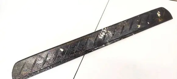 Front sill trim cover