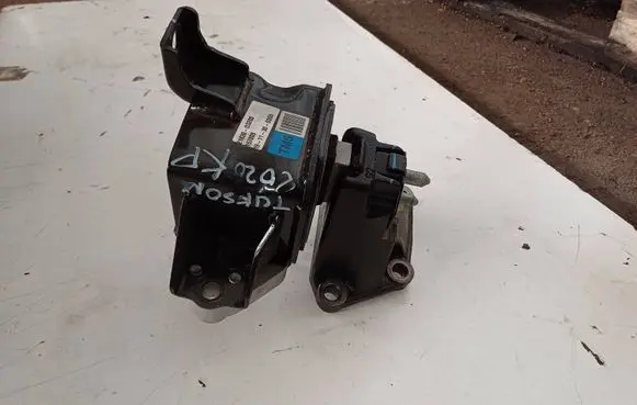 Hyundai Tucson IV NX4 Engine mount bracket 21830D3200 157005 1911300355