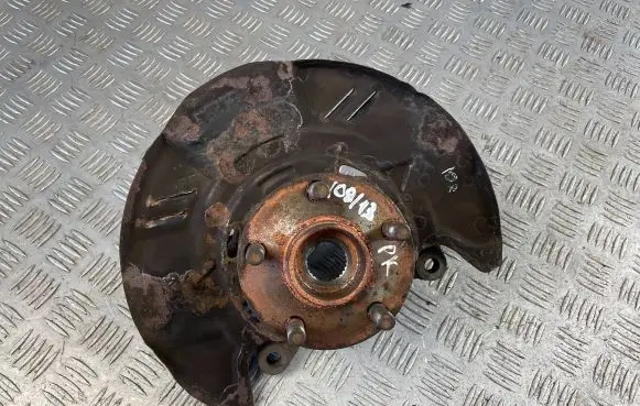 Front wheel hub