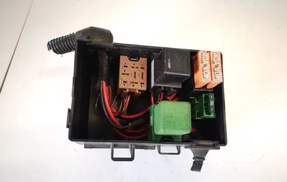 Opel Zafira A Fuse box set 90560119