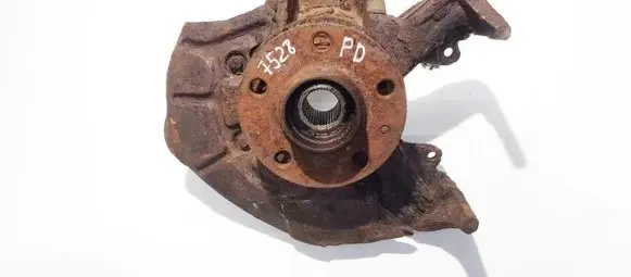 Volkswagen Golf IV Front wheel hub