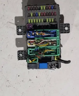 Honda Civic Fuse module 37832LN 2LN3C6R5 100325