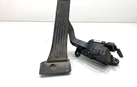 KIA Sportage Accelerator throttle pedal 327002S000