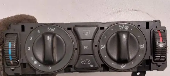 Mercedes-Benz E W210 Climate control unit 2108302885 9140010317 7679X01