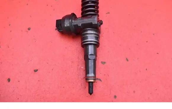 Audi A4 S4 B6 8E 8H Fuel injector 038130073BA