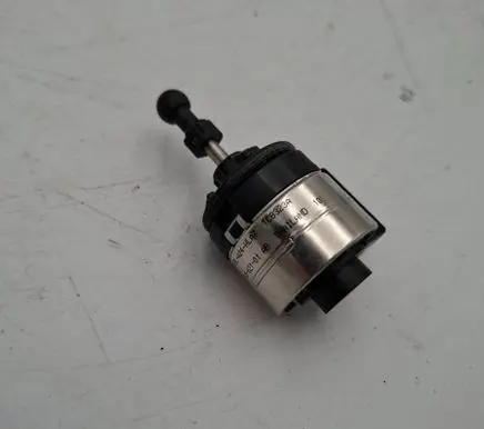 Volkswagen Golf VII Headlight level adjustment motor 748-621-01ab 5g1941059