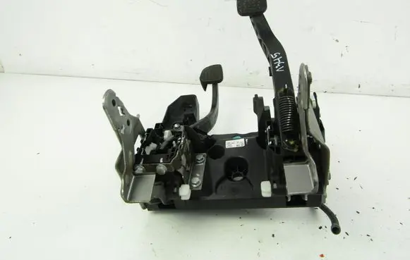 Opel Insignia A Pedal assembly 