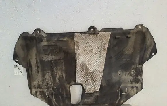 Engine splash shield/under tray