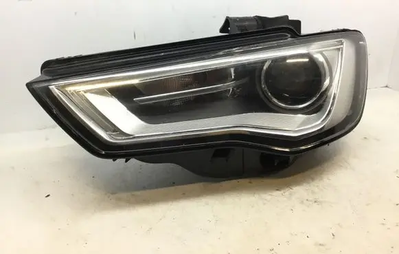 Audi A3 S3 8V Headlight/headlamp 8V0941005