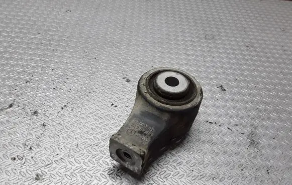 Mercedes-Benz S W220 Rear differential/diff mount bracket 2200218