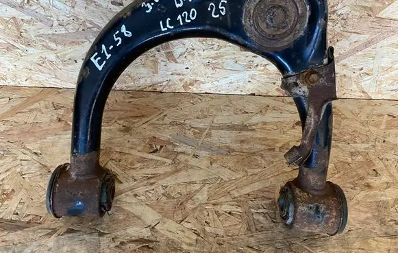 Toyota Land Cruiser (J120) Front lower control arm/wishbone