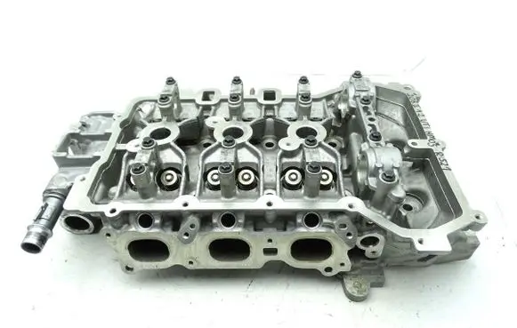Peugeot 208 II Engine head 9810886380 GBIMPORT