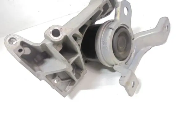 Volvo S60 Engine mounting bracket 6G92-6F012-DD