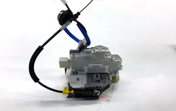 Audi A4 S4 B8 8K Front door lock 