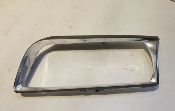 Volvo S80 Under headlight/headlamp trim 88205516