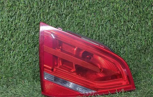 Audi A3 S3 8P Tailgate rear/tail lights 8P0945093