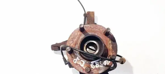 Nissan Almera Tino Front wheel hub 