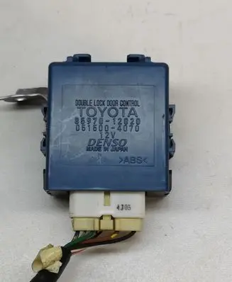 Toyota Auris 150 Door central lock control unit/module 8597012020 0515004070