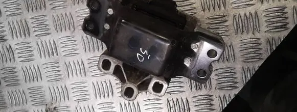 Skoda Octavia Mk2 (1Z) Engine mount bracket