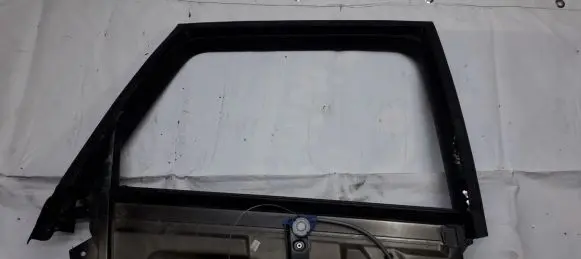 Audi A3 S3 8L Rear door window/glass frame 