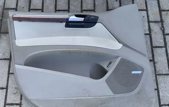 Audi Q7 4L Front door card panel trim 4L1867105A 4L1867105