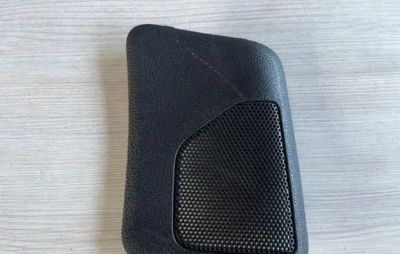 Volvo V70 Rear door speaker cover trim