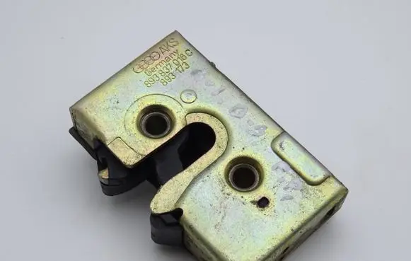 Audi 80 90 B3 Front door lock 893837016C
