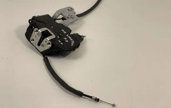 KIA Sportage Front door lock 813203U020