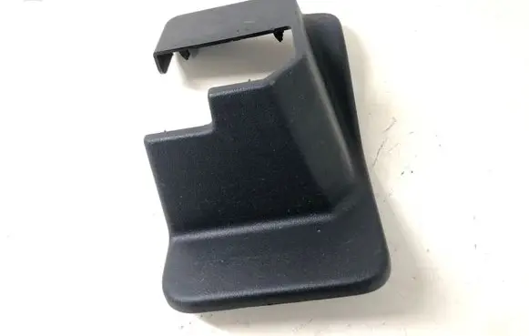 Land Rover Range Rover Sport L320 Seat belt trim HJ500102