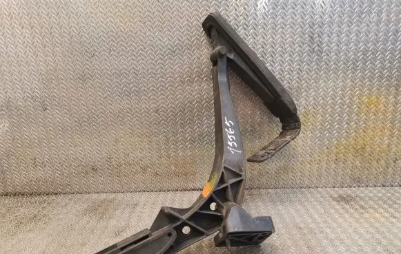 Mercedes-Benz CLK A208 C208 Accelerator throttle pedal 2023011920