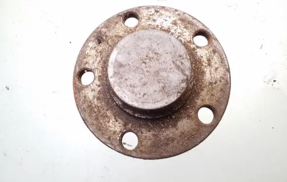 Rear wheel hub