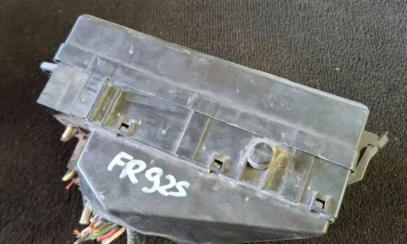 Subaru Forester SF Fuse module 82231FC002 101026