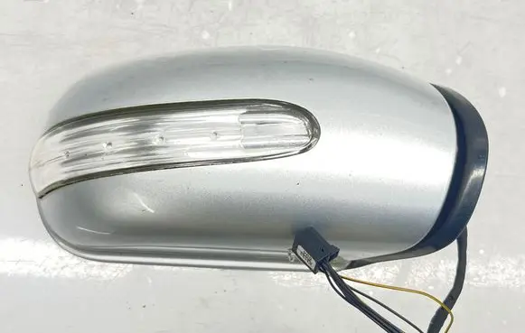 Mercedes-Benz C W203 Front door electric wing mirror 413133420