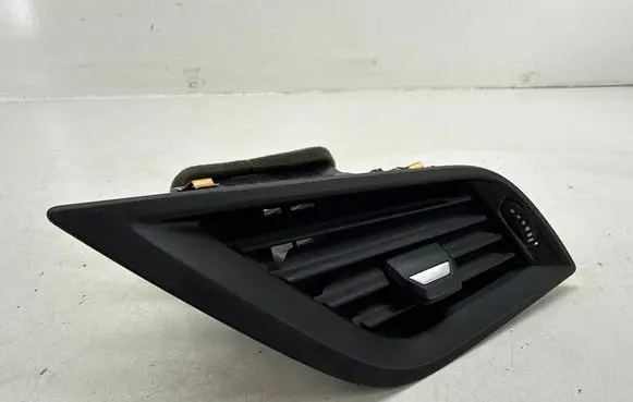 BMW 2 F44 Dashboard side air vent grill/cover trim 6823189 64226823189