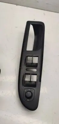 Volkswagen PASSAT B6 Front door window switch trim 3c1867171