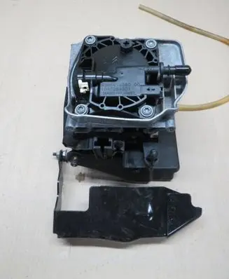 Ford Kuga II Fuel filter housing 9685414080 1040354S01