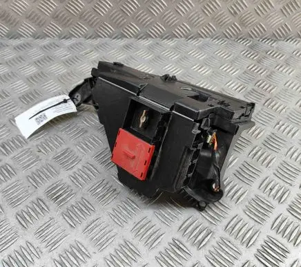 Mercedes-Benz GLC X253 C253 Current control relay A2135403939 A2135404678