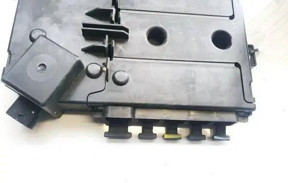 Mercedes-Benz C W205 Fuse box set A2055402850