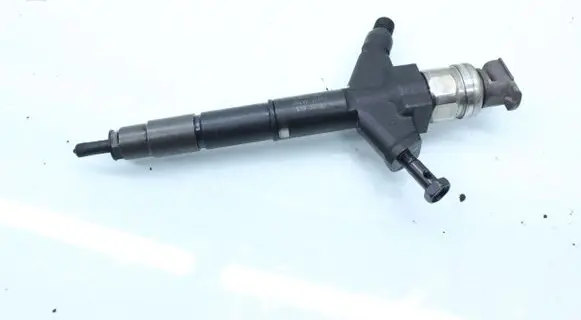 Nissan Navara D40 Fuel injector 166005X30A