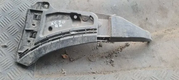 Volvo XC90 Front bumper mounting bracket 08620564