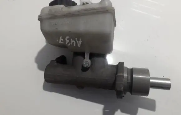 Peugeot 406 Master brake cylinder 311940 L481376