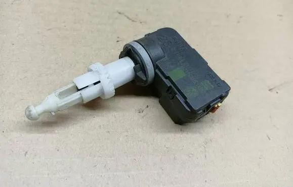 Skoda Rapid (NH) Headlight level adjustment motor