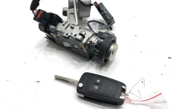 Opel Corsa E Ignition lock 84419115