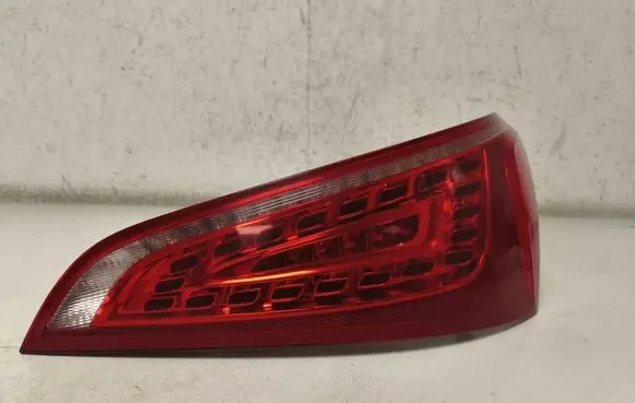 Audi Q5 SQ5 Tailgate rear/tail lights 8R0945094A