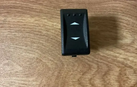 Ford Mondeo Mk III Electric window control switch 1S7T14529AB 03163201