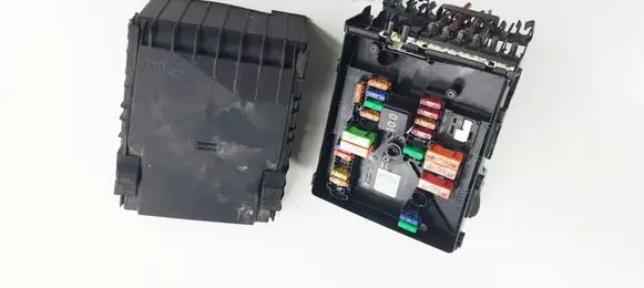 Skoda Yeti (5L) Fuse box set 1K0937629A99 1K0937629A